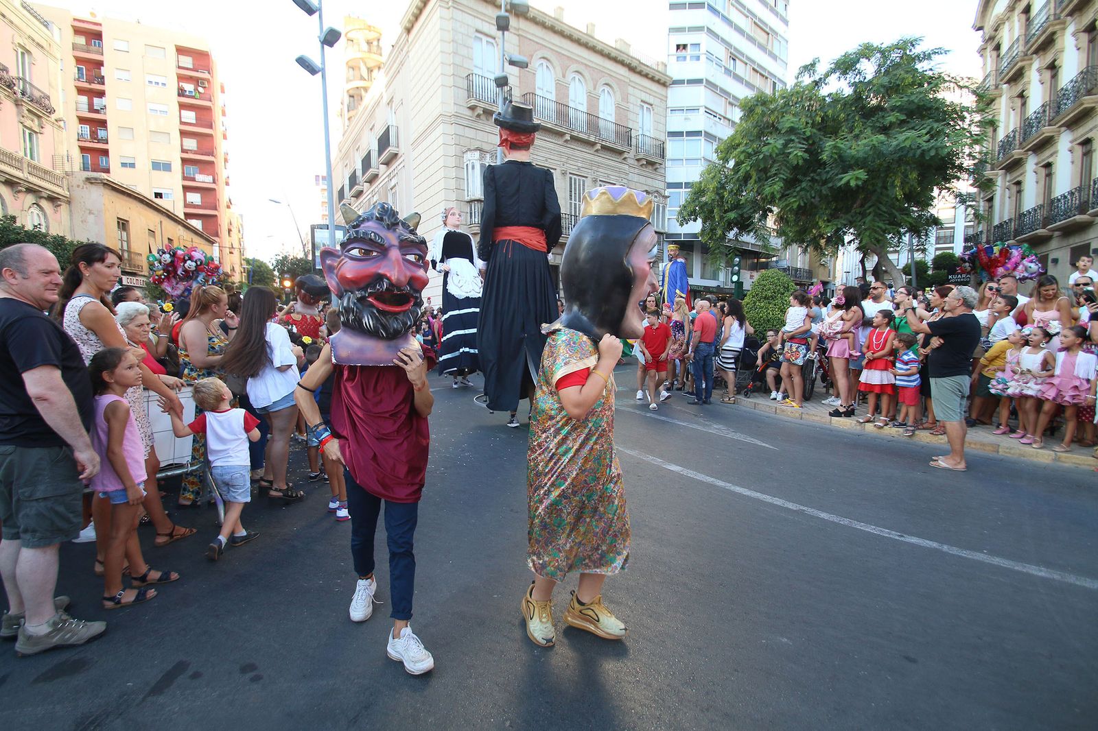 Fotogalería de la Batalla de Flores. Feria de Almería 2019