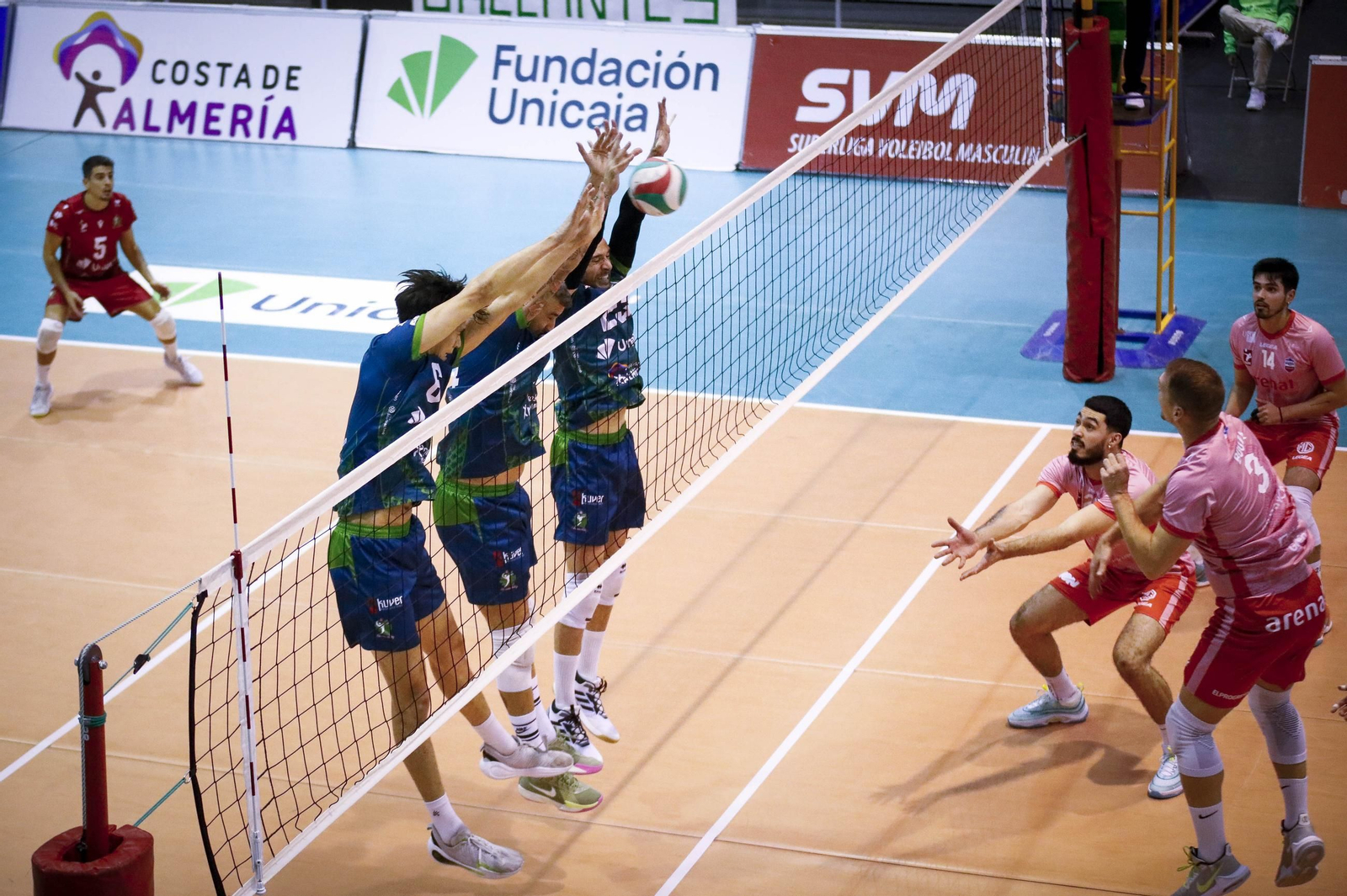 Unicaja Costa de Almería-Arenal Emeve de la Superliga, en imágenes