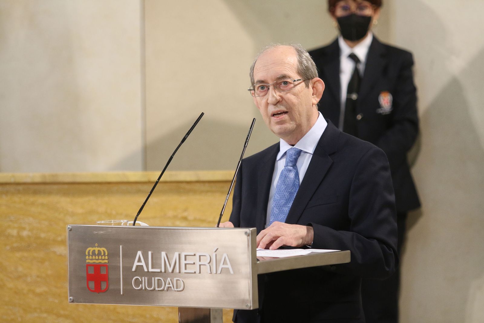 Fotogalería Escudo de Oro de la Ciudad al dermatólogo Ramón Fernández-Miranda