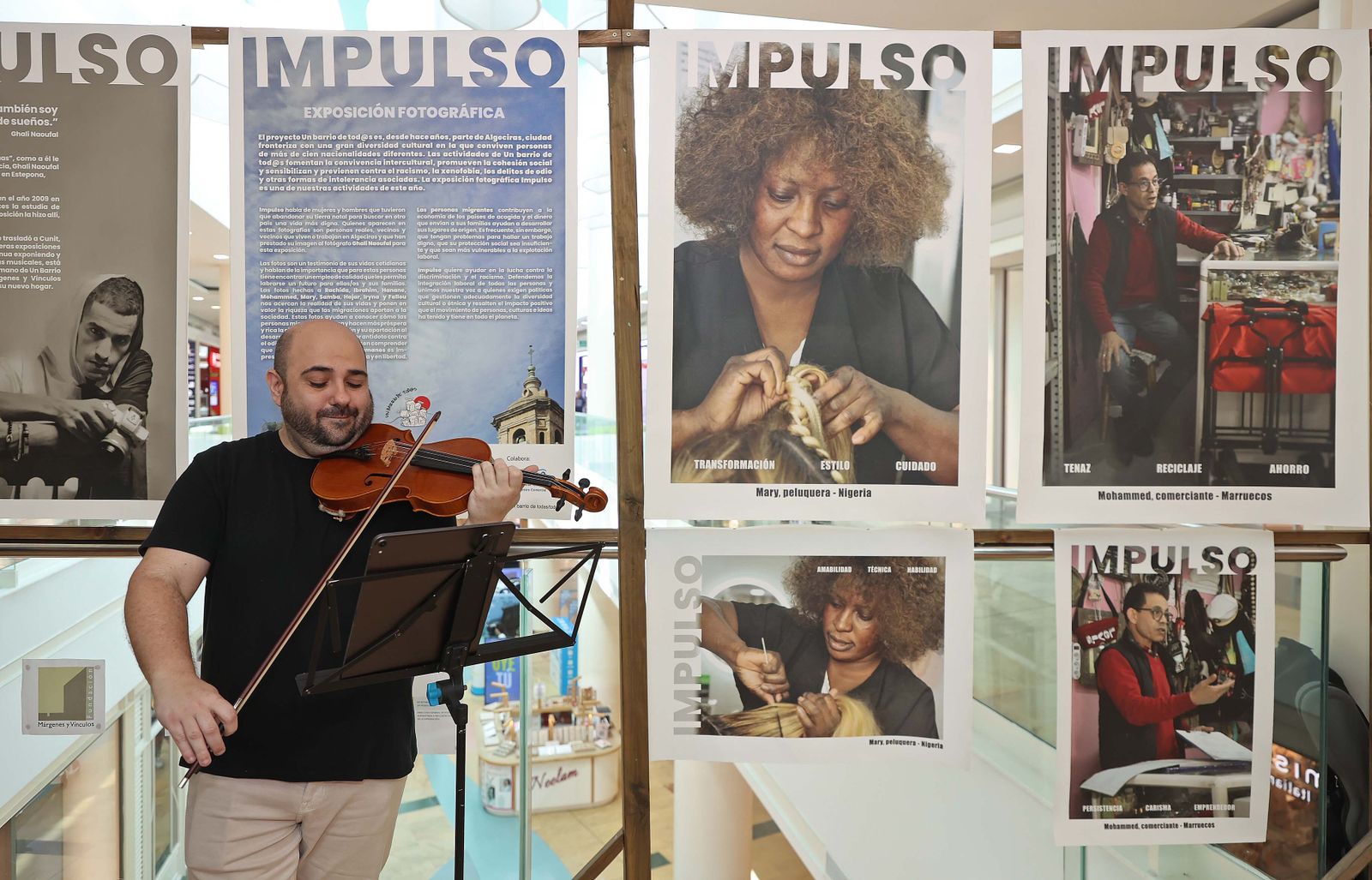 La inauguración de la exposición 'Impuso' de Ghali Naoufal, en imágenes