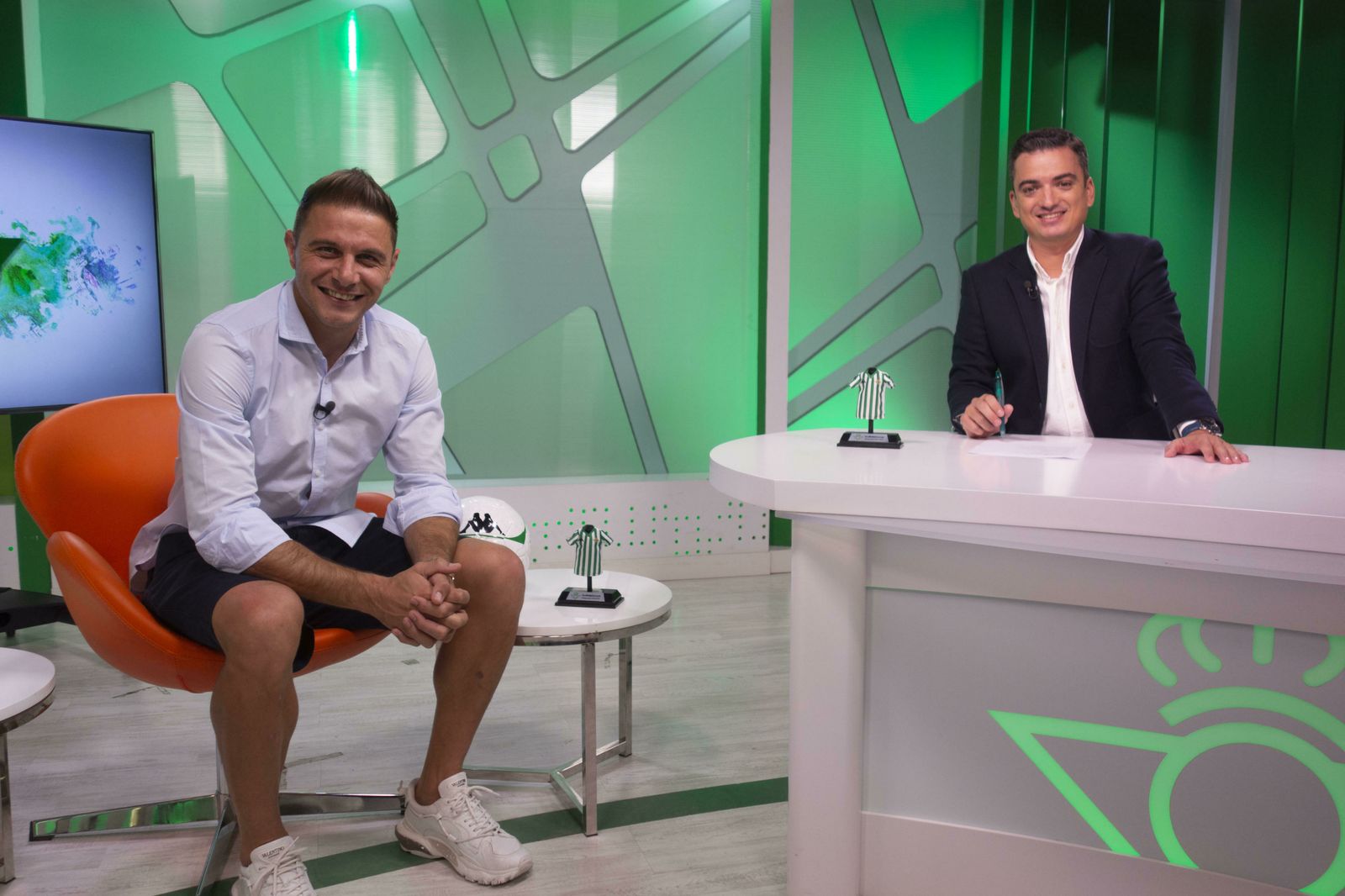 Joaquín, en el plató de Betis TV.