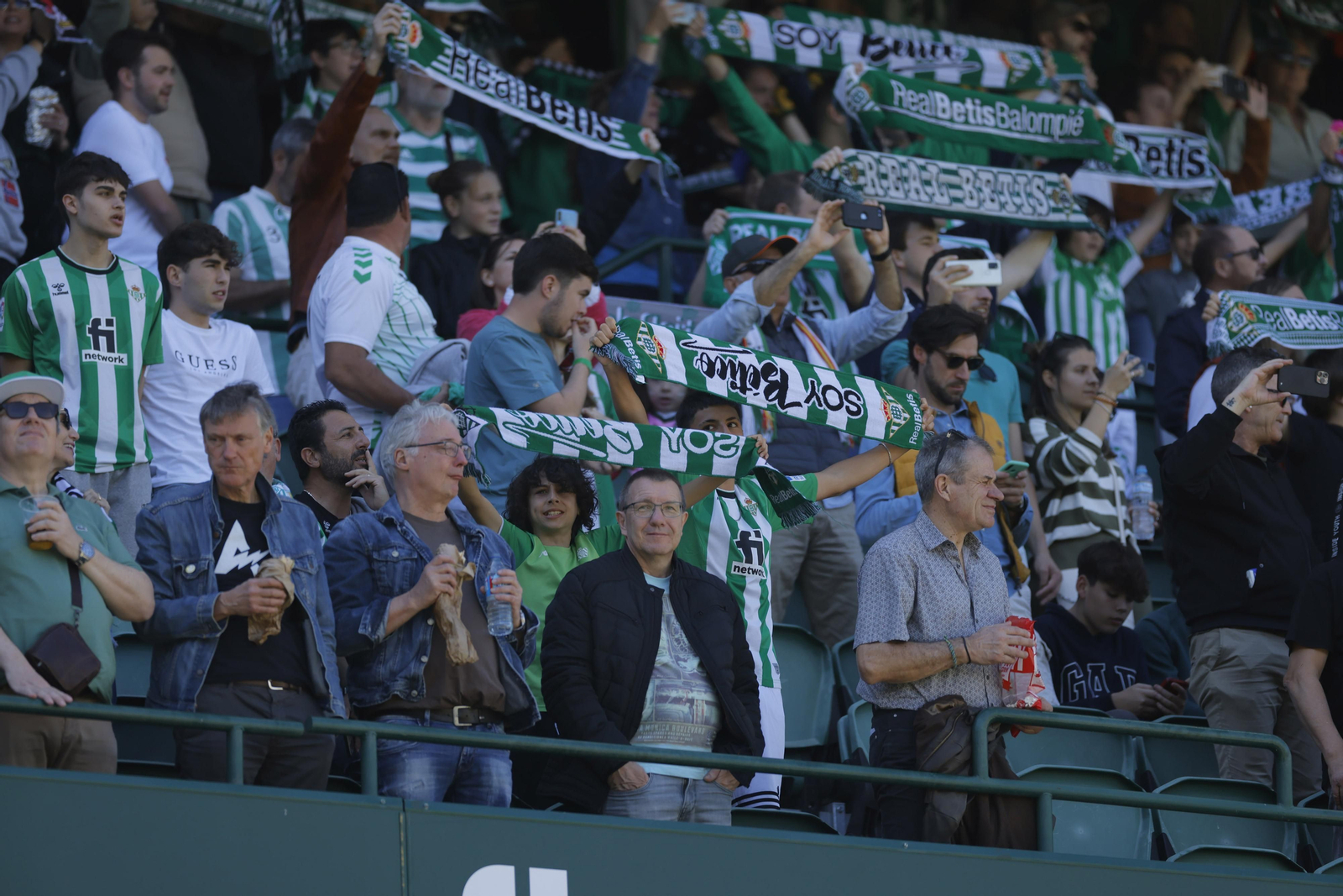 Búscate en las fotos del Betis-Mallorca