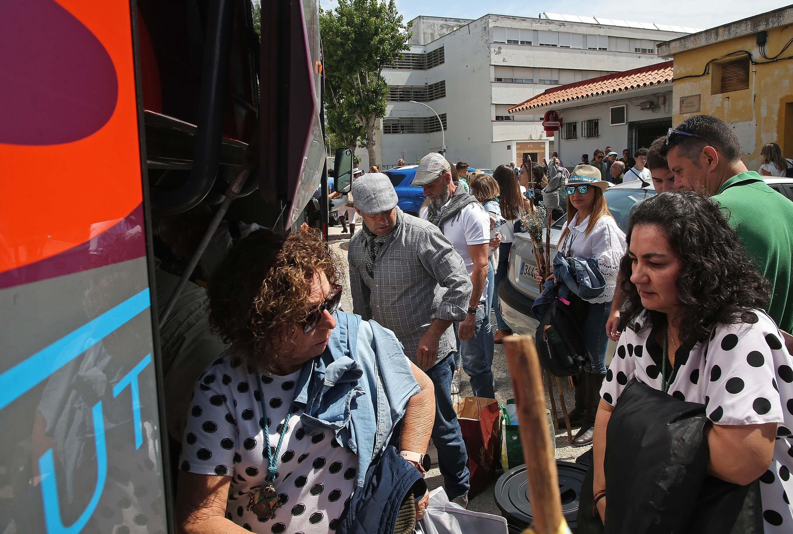 El inicio de la peregrinación hacia Almonte de la Hermandad del Rocío de La Línea en imágenes