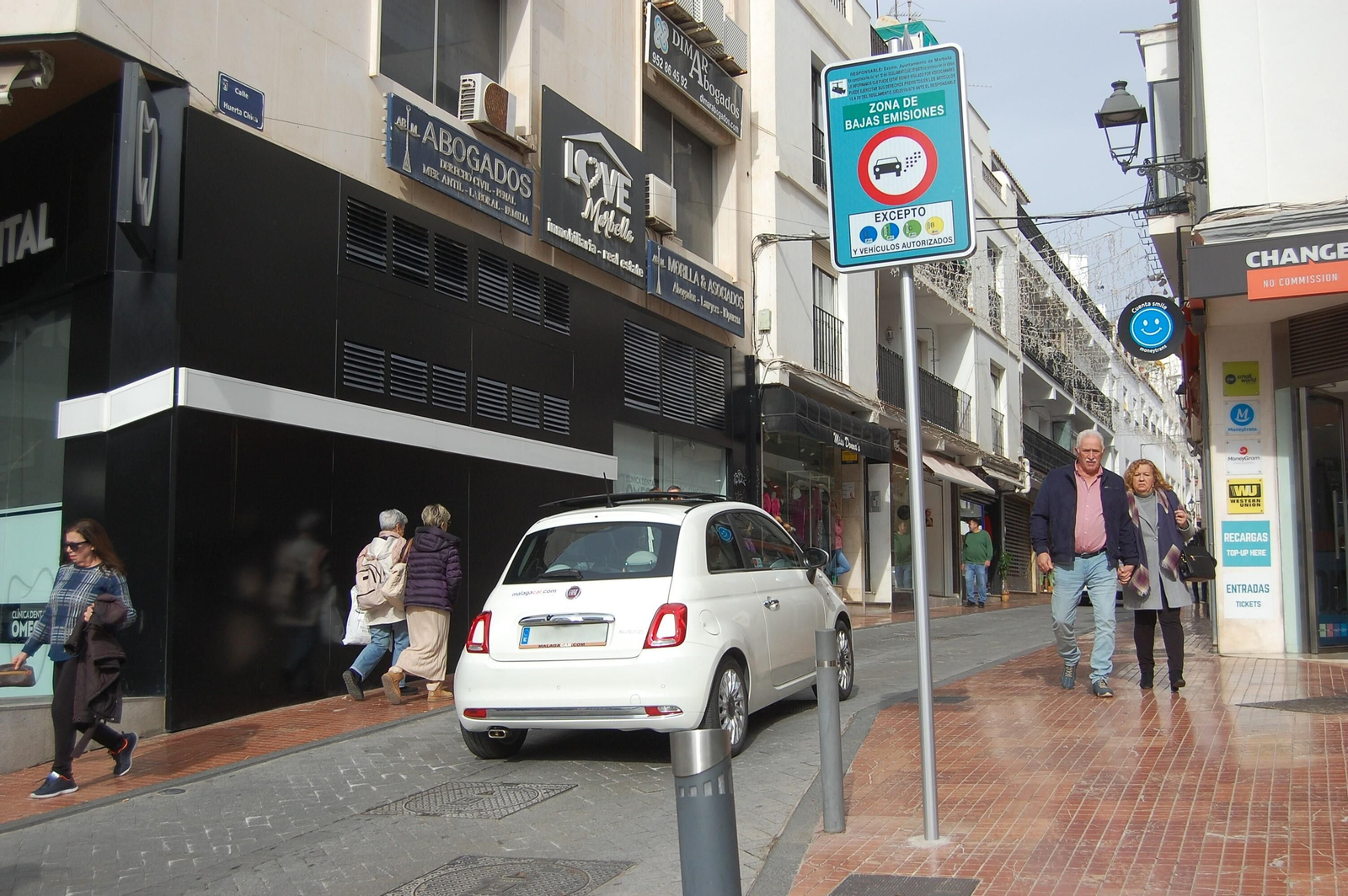 El acceso a la Zona de Baja Emisiones por la calle Huerta Chica. El acceso a la Zona de Baja Emisiones por la calle Huerta Chica.