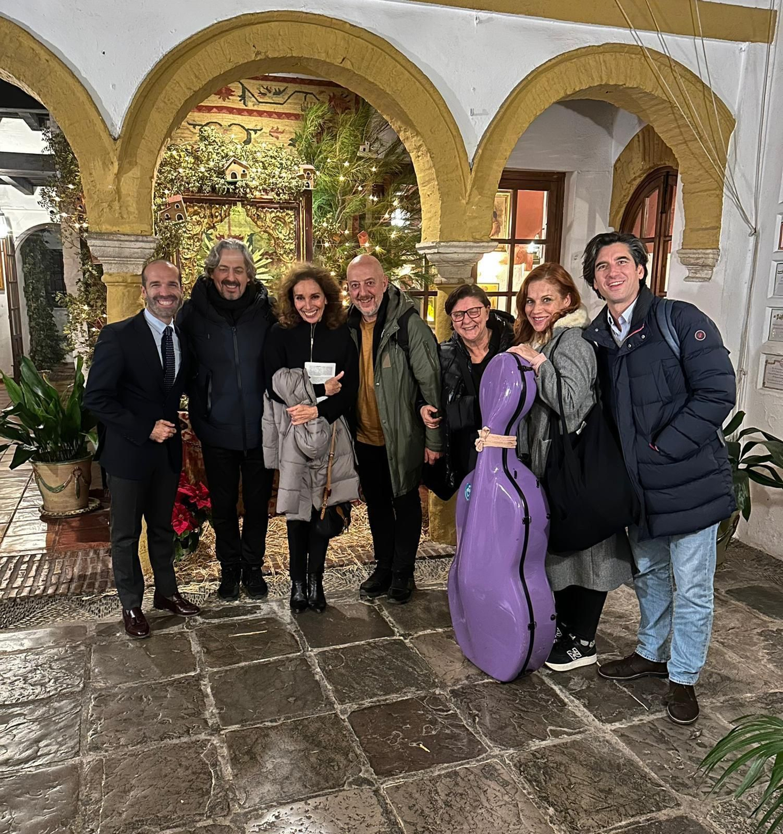 Ana Belén y el elenco de 'Romeo y Julieta despiertan...' en Bodegas Campos