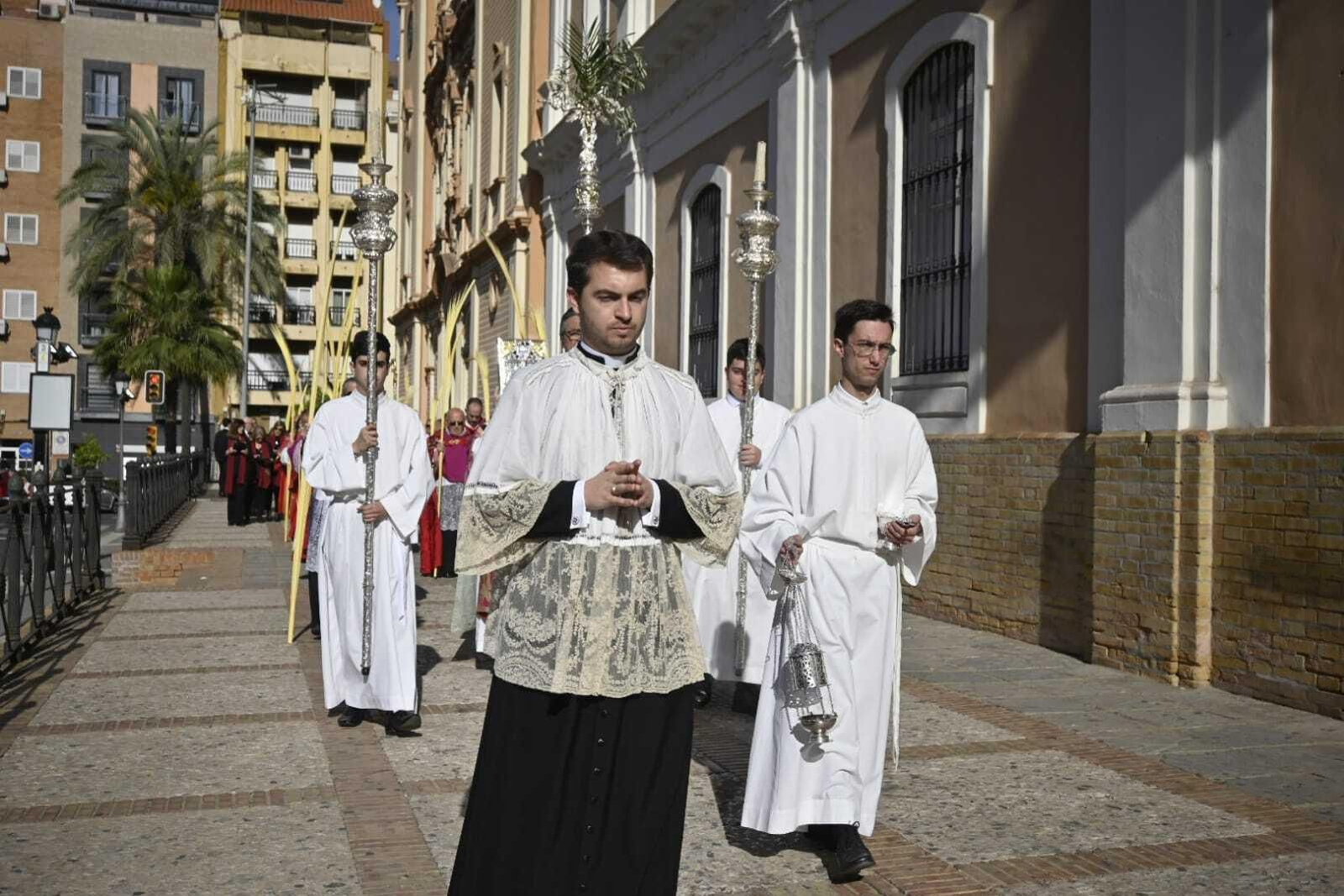 Misa y procesión de Palmas del Domingo de Ramos de Huelva en imágenes