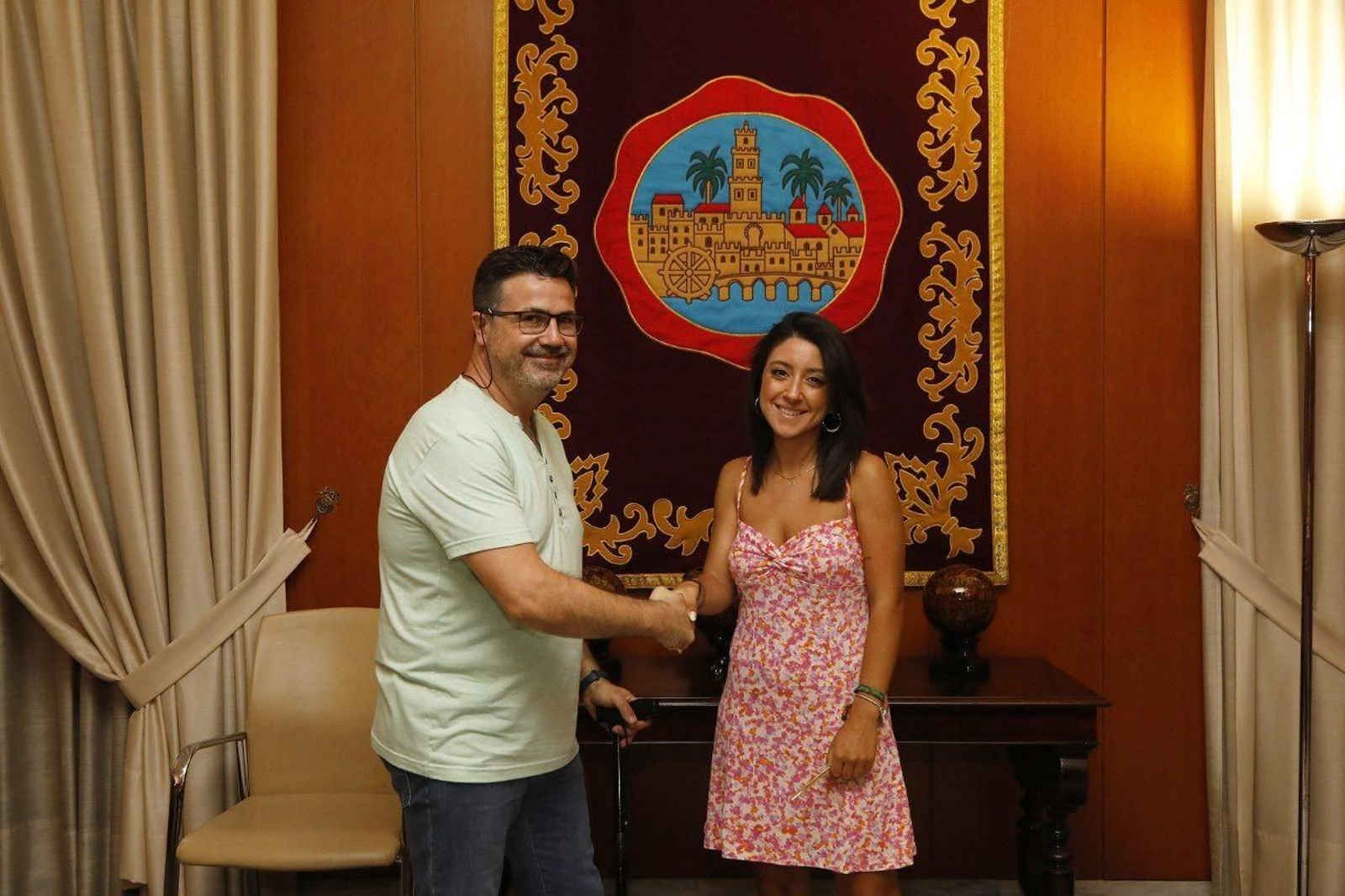 La teniente alcalde y el presidente de ambas asociaciones.