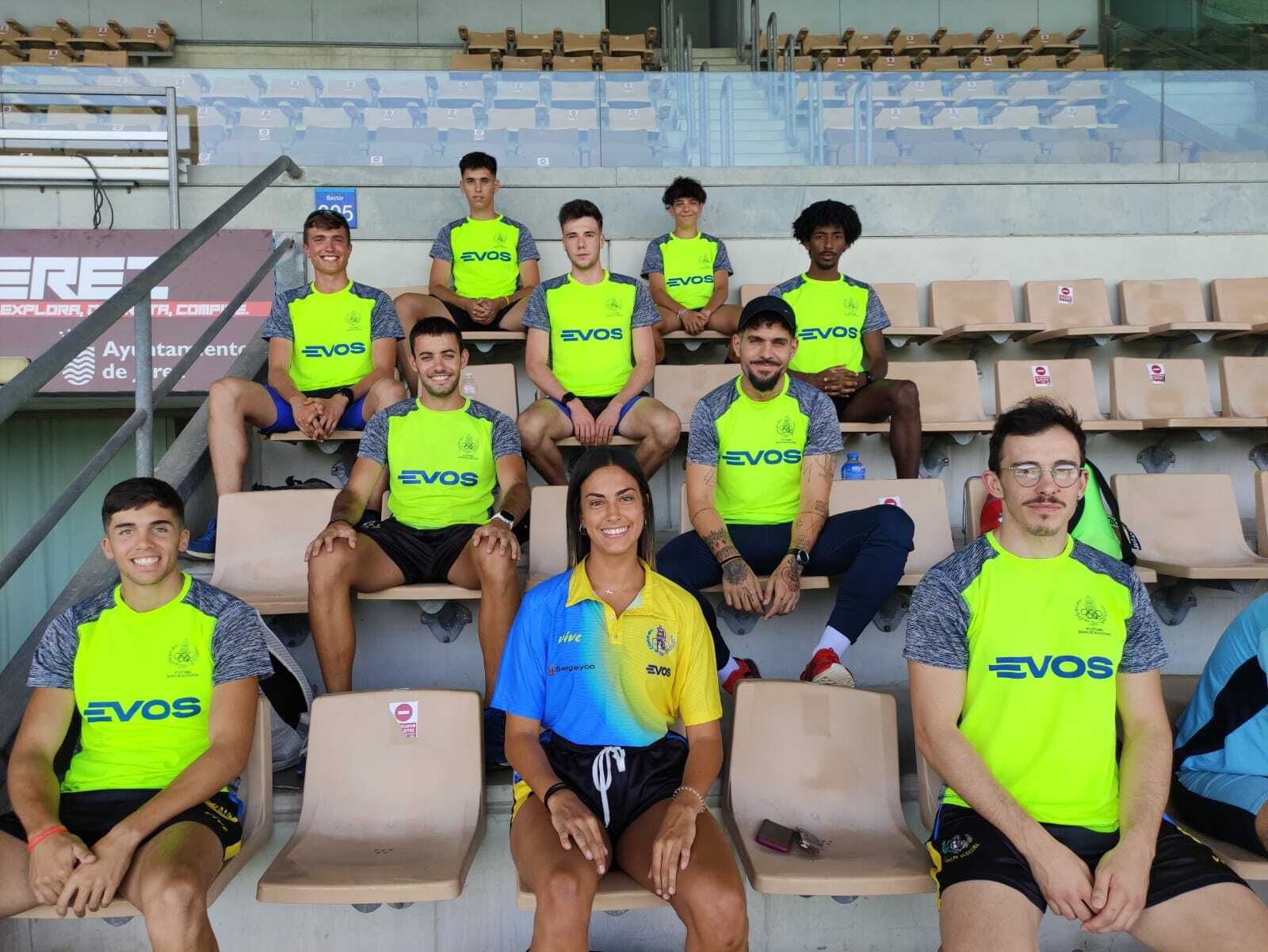 Parte de los atletas del Bahía de Algeciras en Chapín.