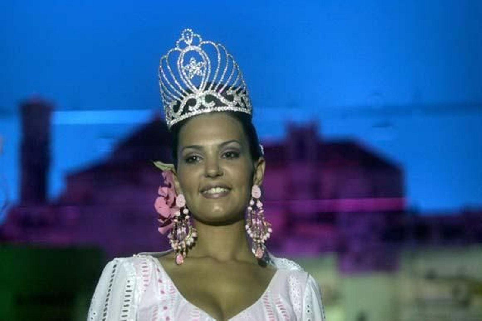 José Chamizo recuerda en el pregón su misión pastoral en San Roque y se procede a la coronación de la reina juvenil e infantil

Foto: J. M. Quinones