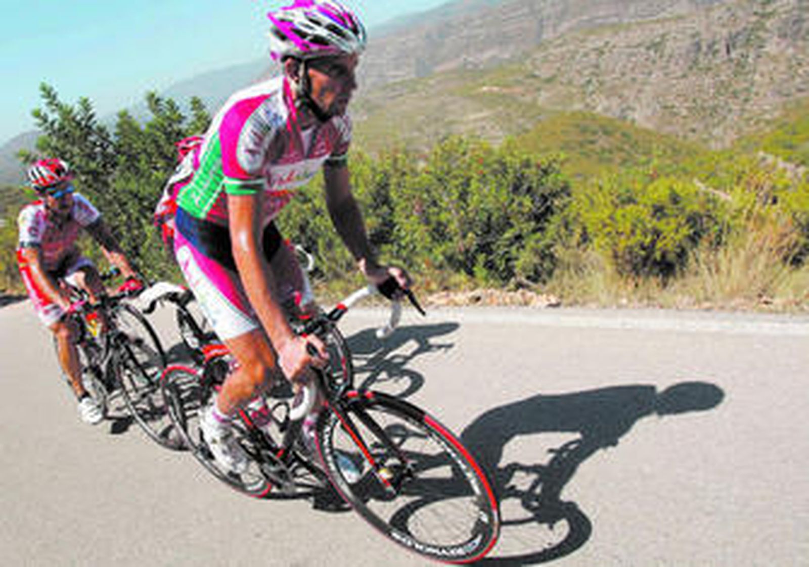 López Gil, encabezando el grupo de corredores fugados en la etapa.