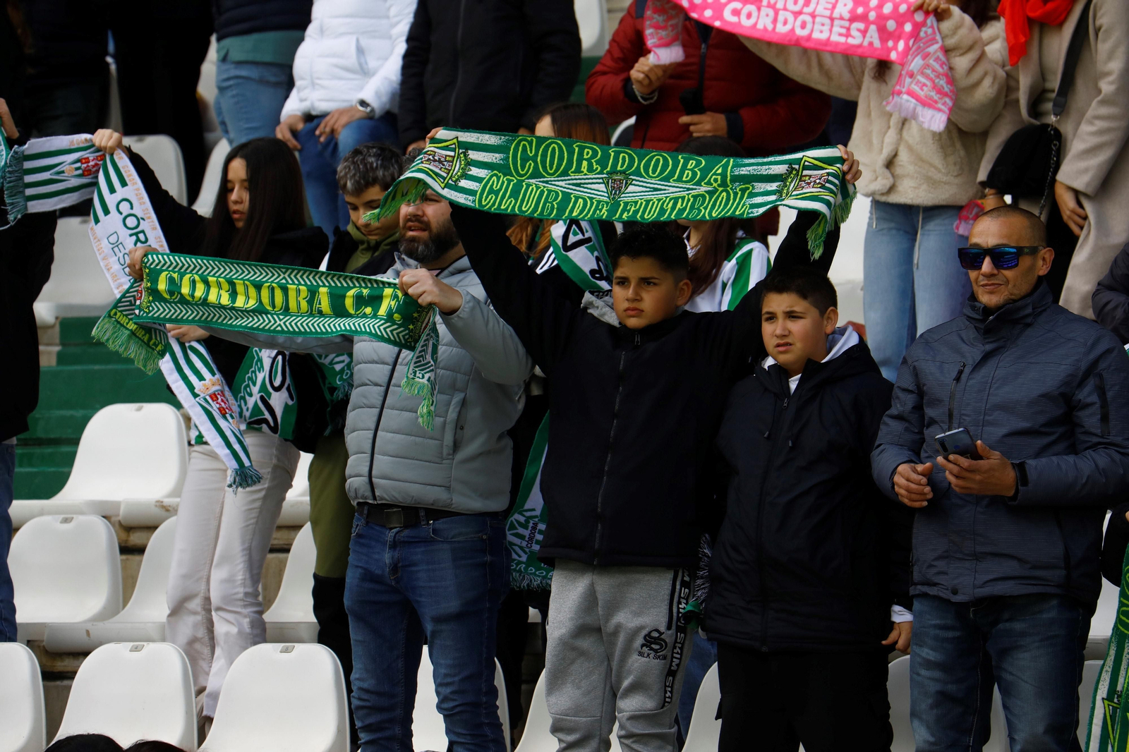 Las mejores fotos del ambiente en el Córdoba CF - Atlético Baleares en El Arcángel