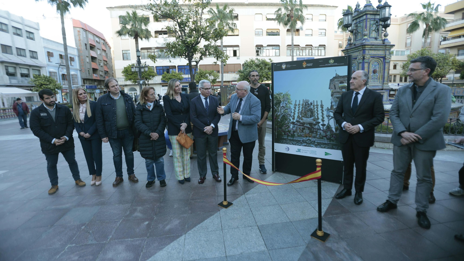 La exposición fotográfica de la Magna Mariana en la Plaza Alta de Algeciras, en imágenes
