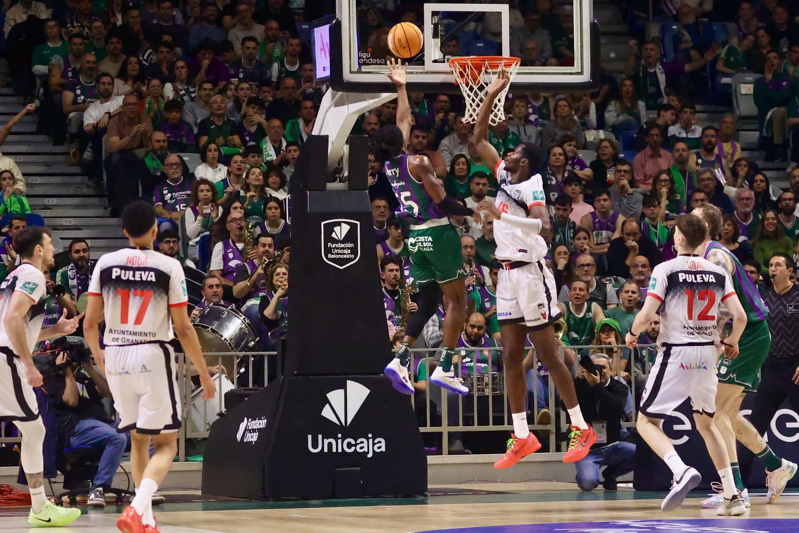 El Unicaja-Covirán Granada, en fotos