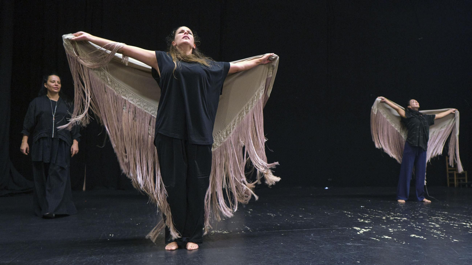 Ensayo de Mercedes de Córdoba, en la Fundación Cultural
