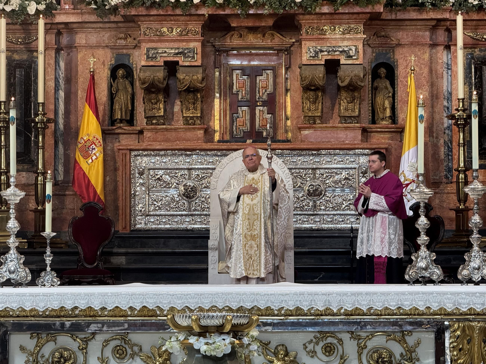 La misa en la Catedral de Córdoba por el eterno descanso del papa Francisco
