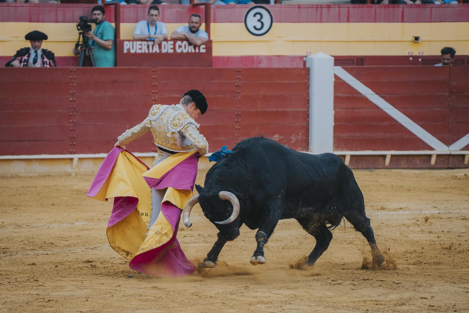 La segunda tarde de toros de la feria de Santa Ana de Roquetas, en imágenes