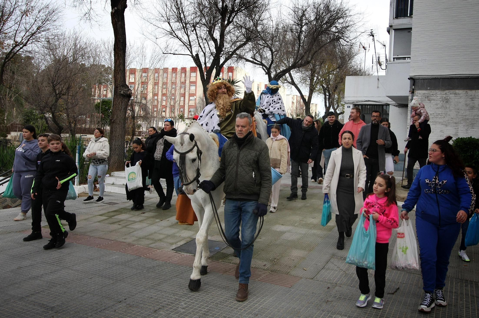 Imágenes de los Reyes Magos en la barriada de la Hispanidad