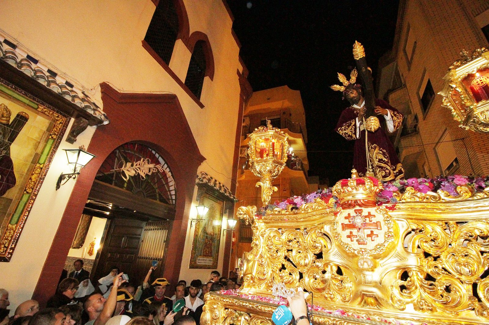 Imágenes del Señor de Pasión en la procesión del centenario de la hermandad