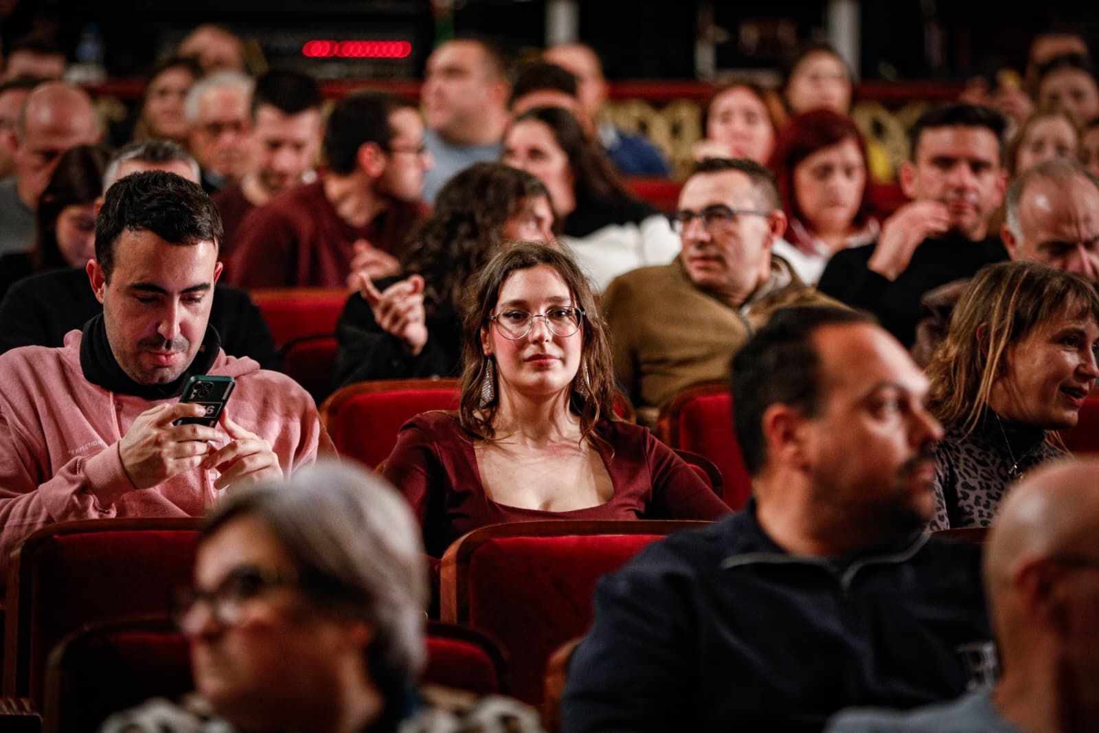 Búscate entre las mejores imágenes de la primera sesión de cuartos del COAC 2026