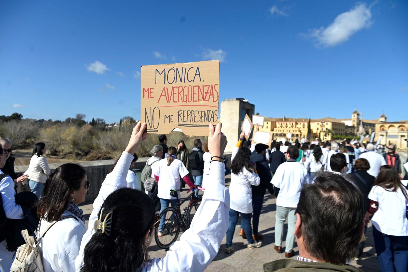 La Marcha de Batas Blancas de los Médicos de Córdoba