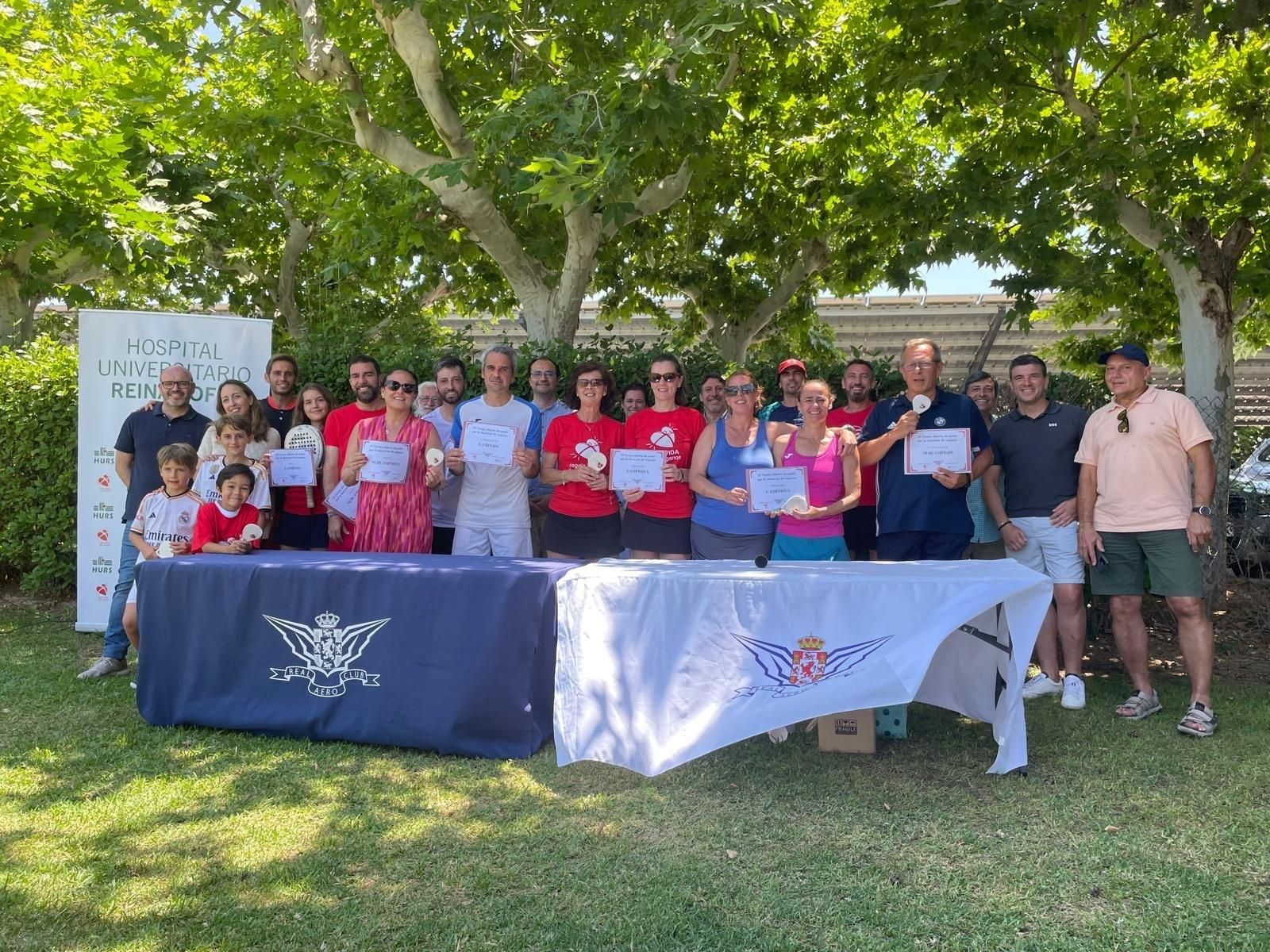 Entrega de trofeos del III Torneo de pádel por la donación.