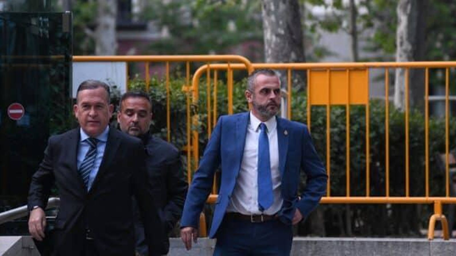 El teniente coronel Oliva tras declarar en la Audiencia Nacional. Su caso sería sobreseído