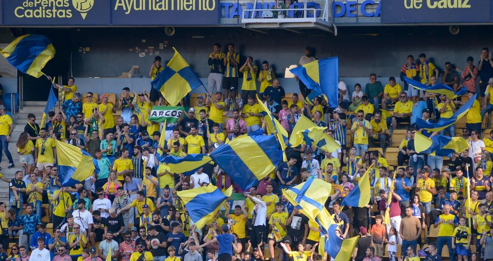 Aficionados cadistas en el Nuevo Mirandilla.