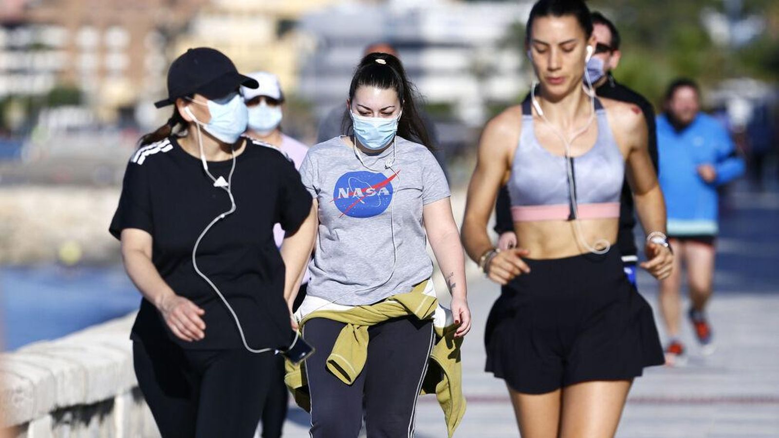Deportistas este sábado en La Malagueta.