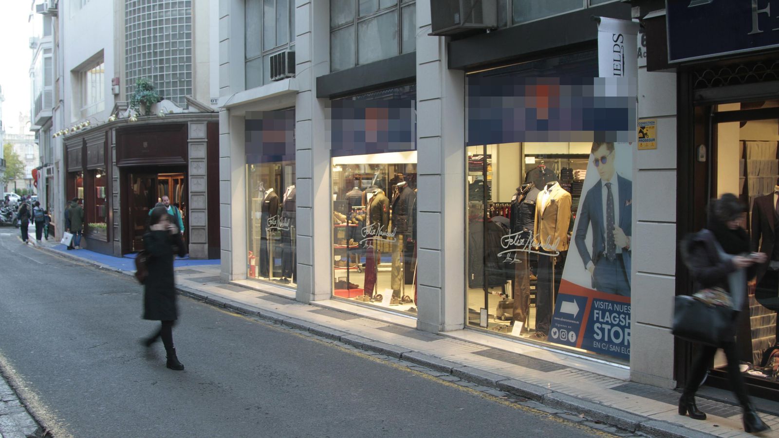 Una de las tiendas desvalijadas en Méndez Núñez