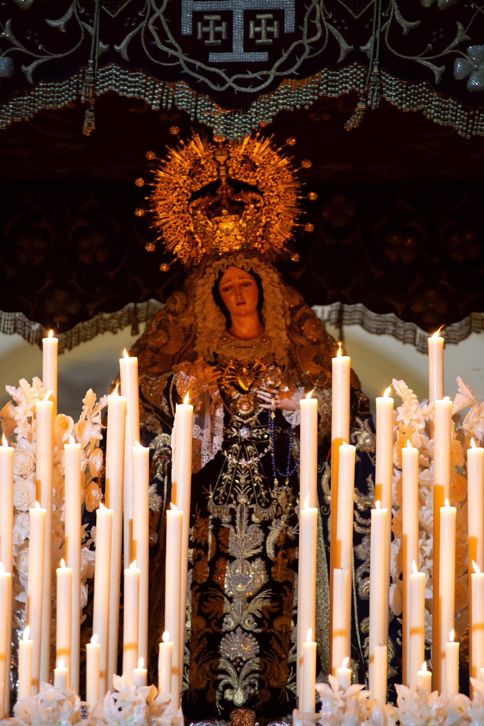 Madrugada de Viernes Santo en San Fernando: Las imágenes del Nazareno