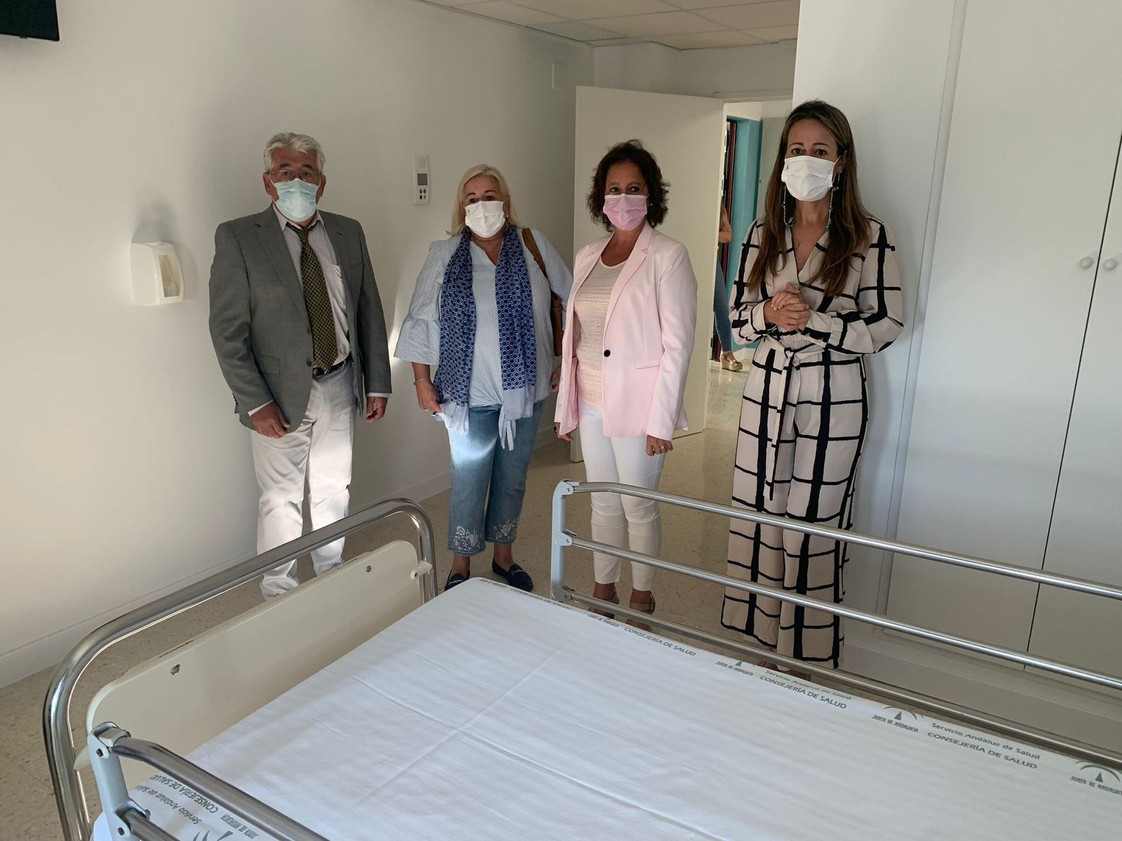 Visita a las nuevas instalaciones del hospital Infanta Elena de la capital onubense.