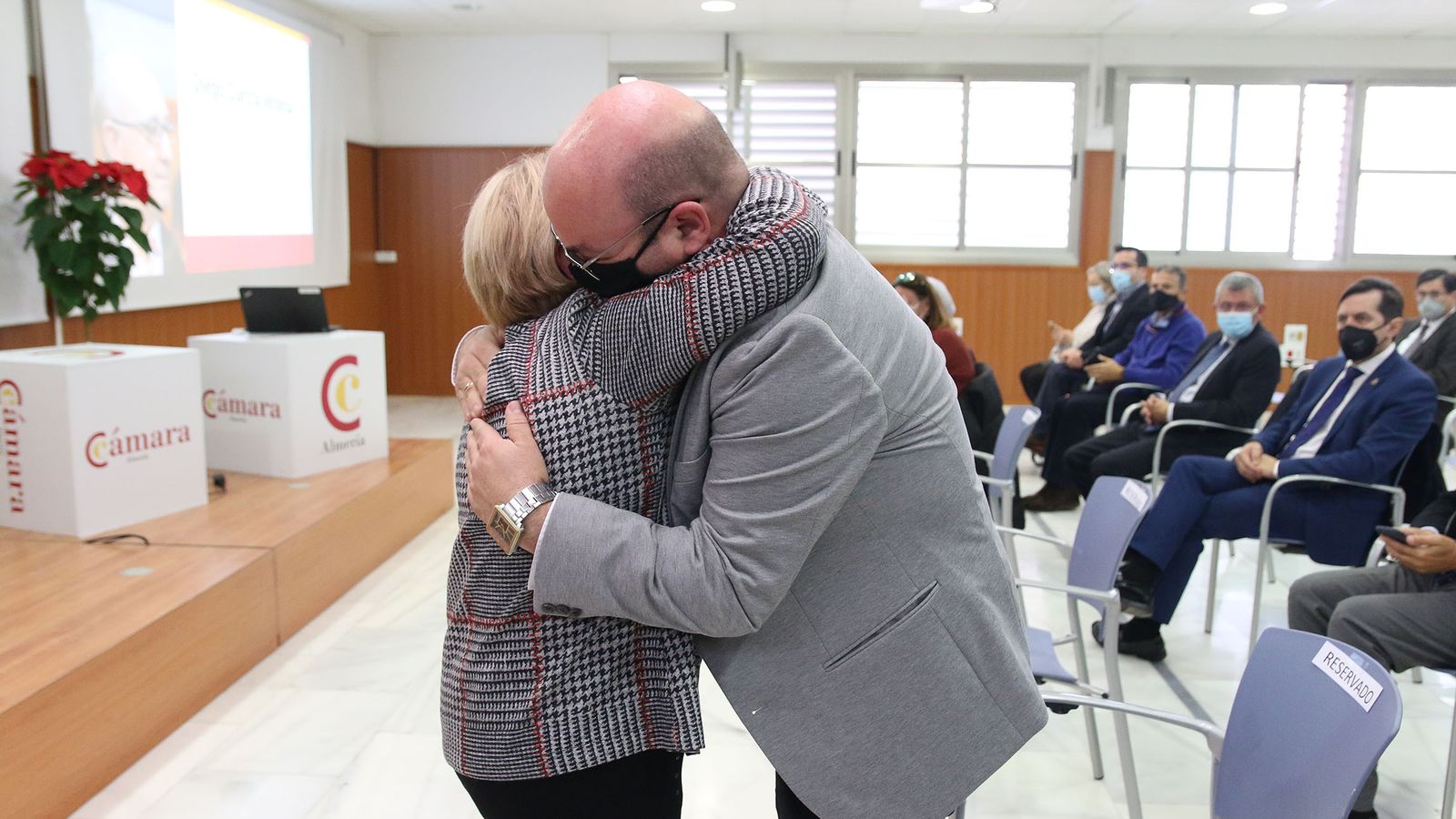 El ahora presidente de Ashal, Pedro Sánchez-Fortún, con María Molina.