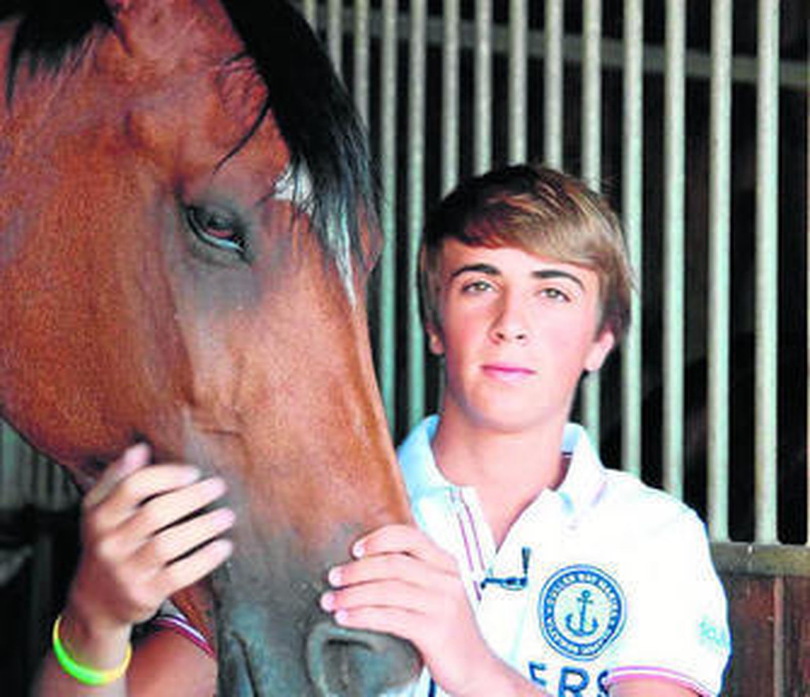 Alfonso Ramírez, con uno de sus ejemplares.