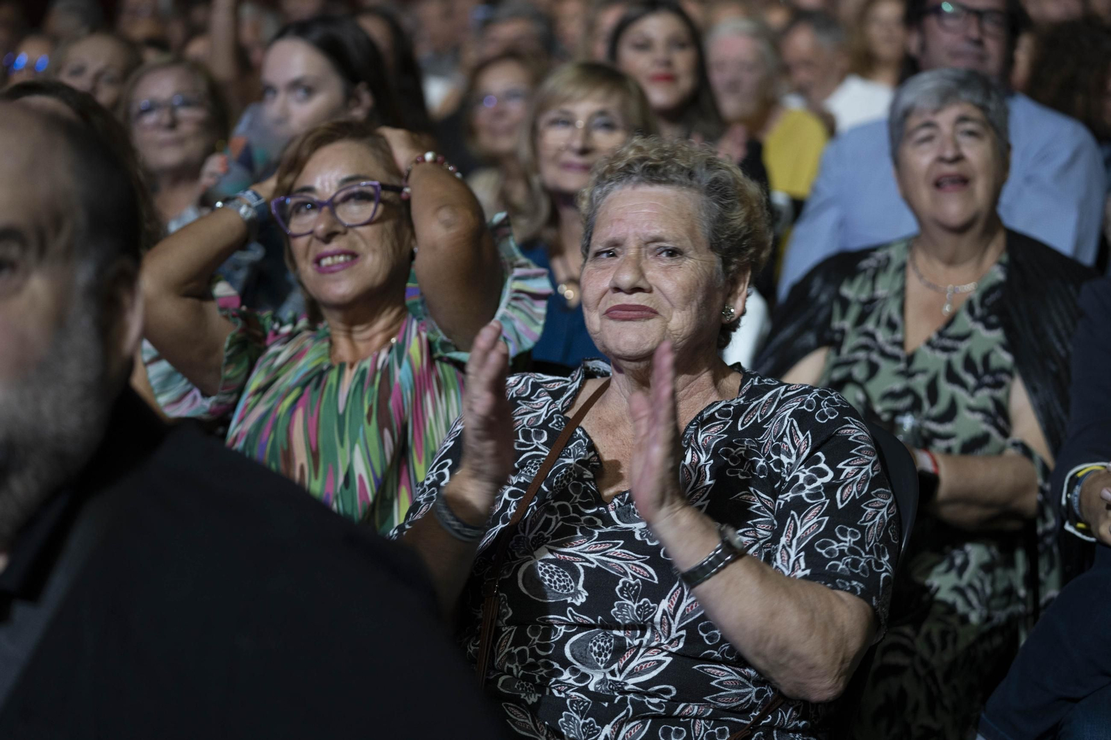 Las mejores imágenes del concierto de Raphael en la plaza de toros de Almería