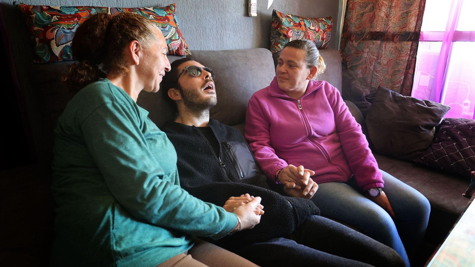 Familia de José Díaz Pérez y José, meses previos a recibir la eutanasia.