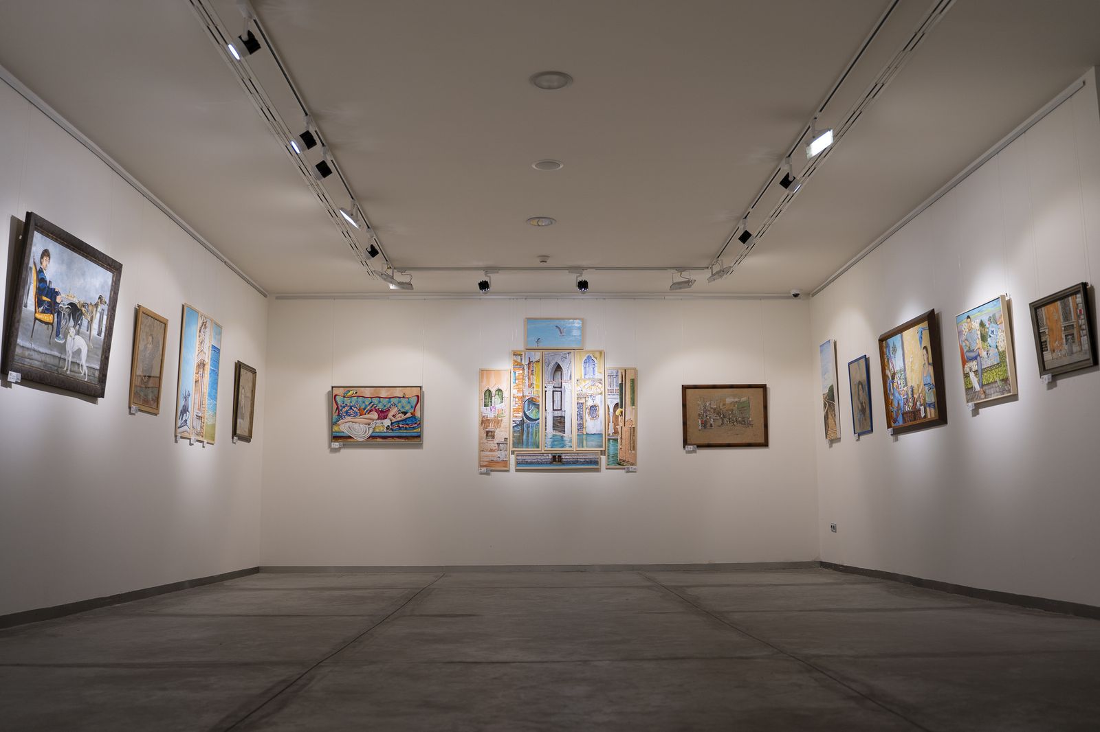 Imagen de la exposición '30 Miradas', en el centro de congresos de San Fernando.