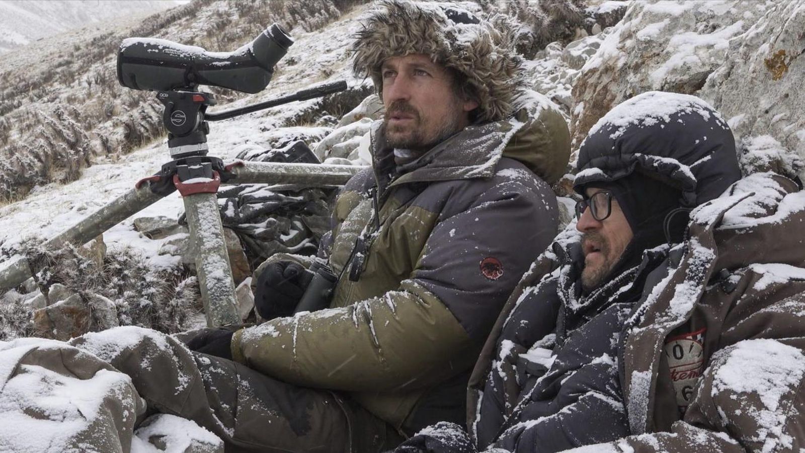 Vincent Munier y Sylvain Tesson en una imagen del documental.