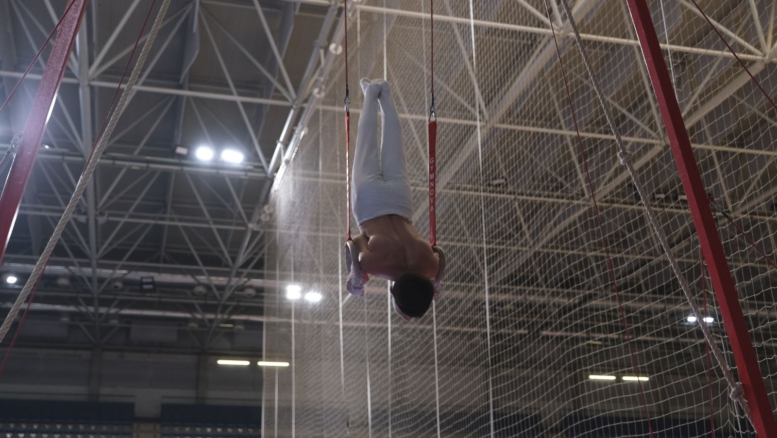 Imágenes de los entrenamientos de los gimnastas almerienses