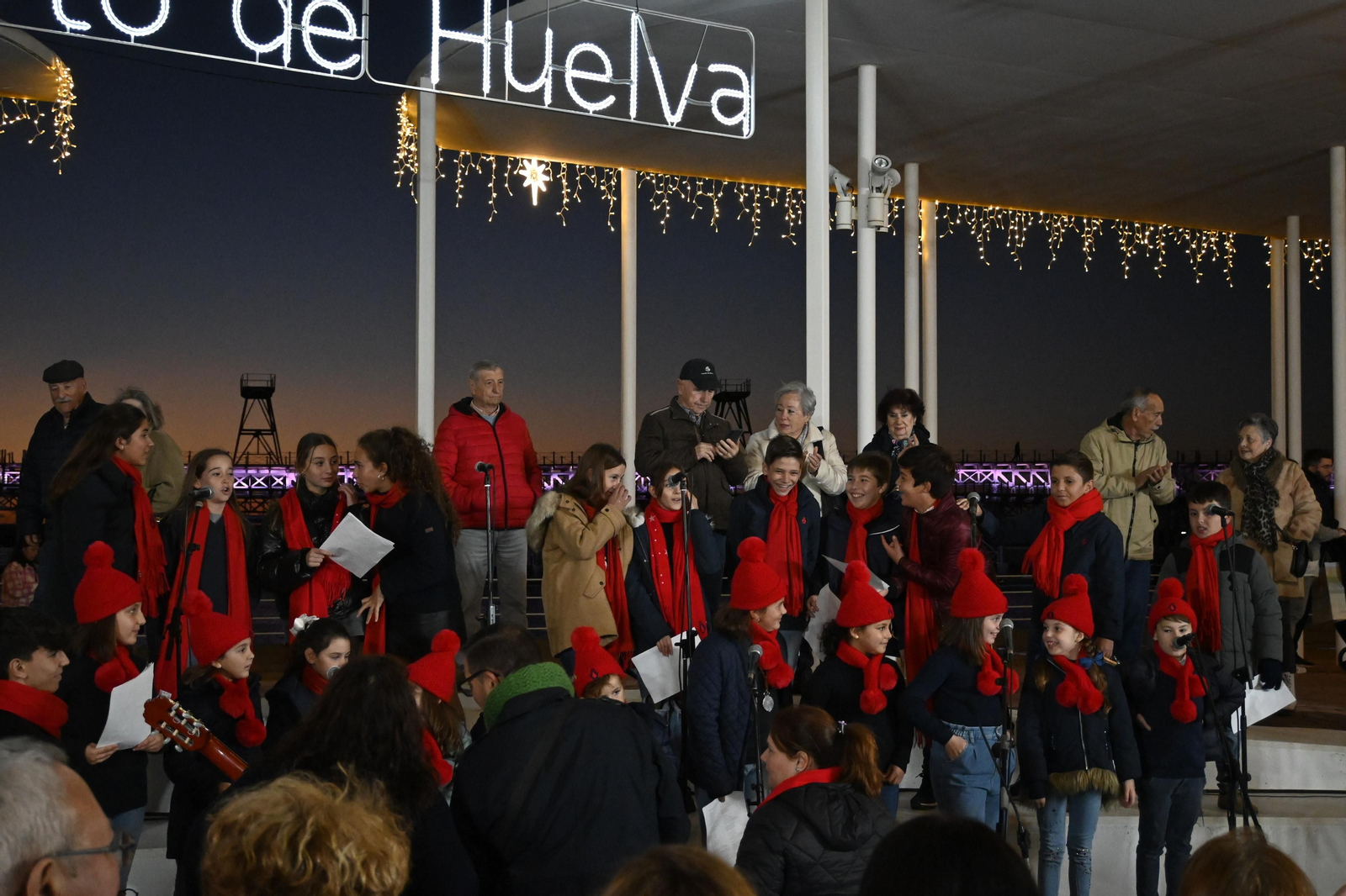 Alumbrado del Puerto de Huelva, en imágenes