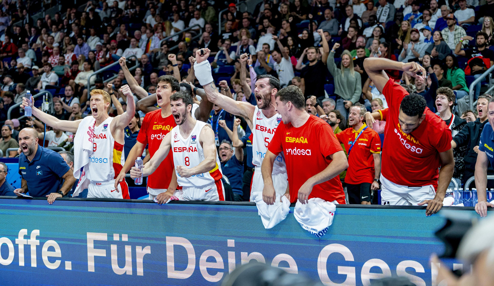 Las fotos de Alberto Díaz y Darío Brizuela en la victoria de España sobre Francia en la final del Eurobásket.