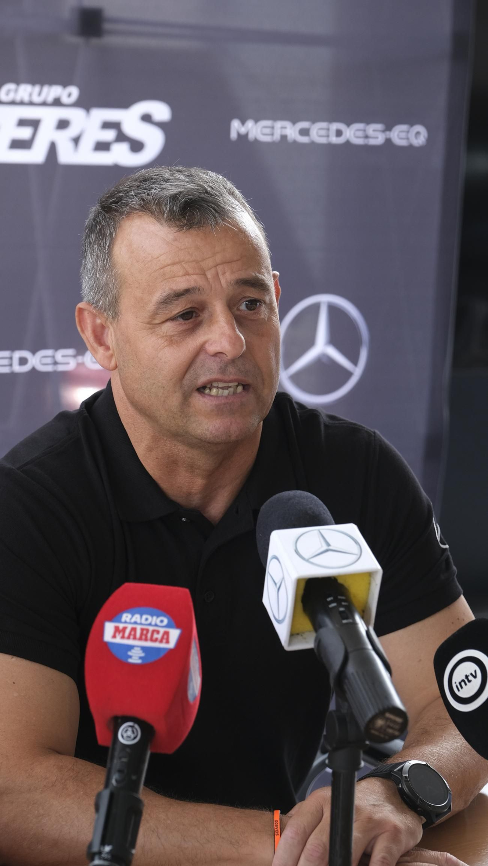 Imágenes de la presentación del Mercedes EQE en el concesionario Saveres, de Huércal de Almería