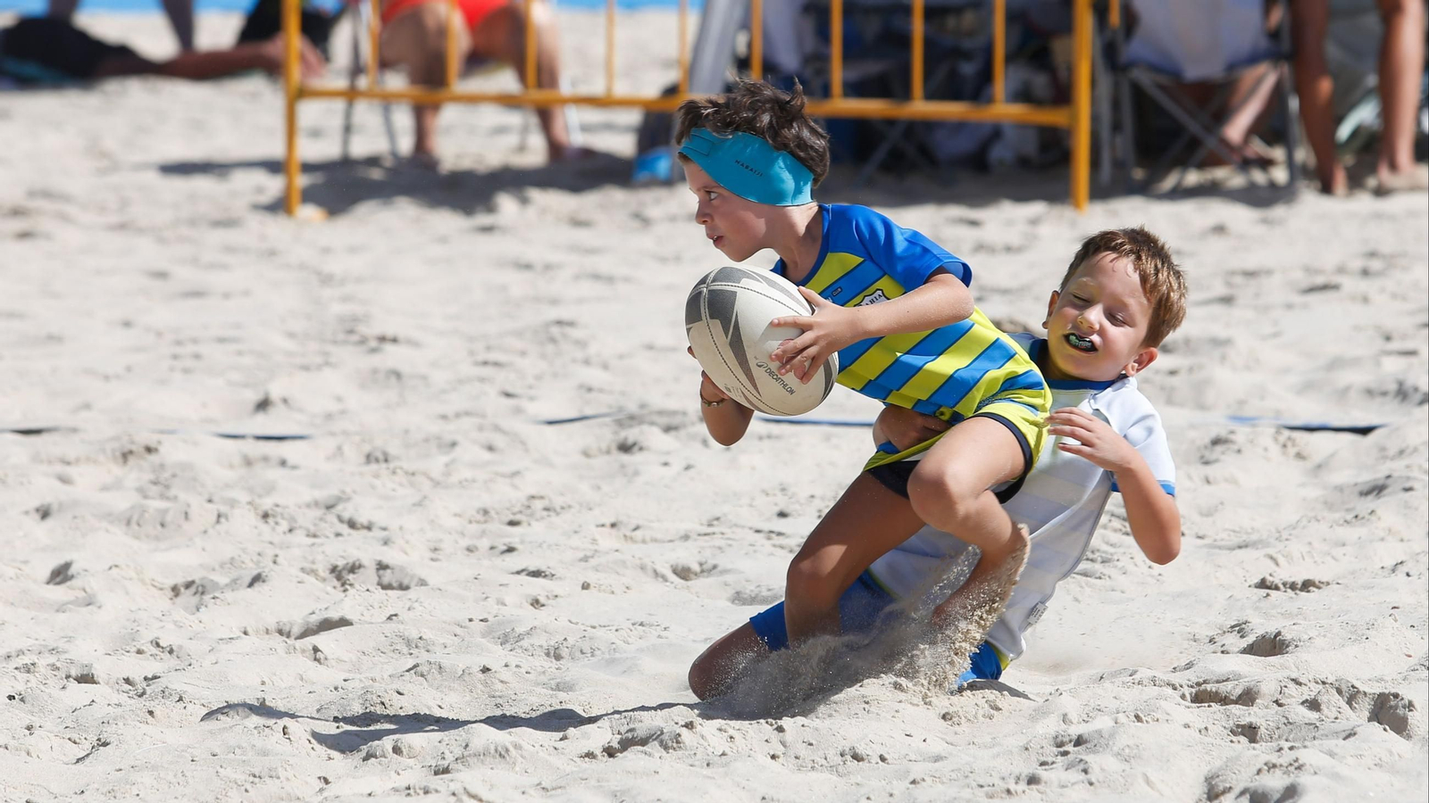 Las fotos del torneo de rugby playa en El Rinconcillo