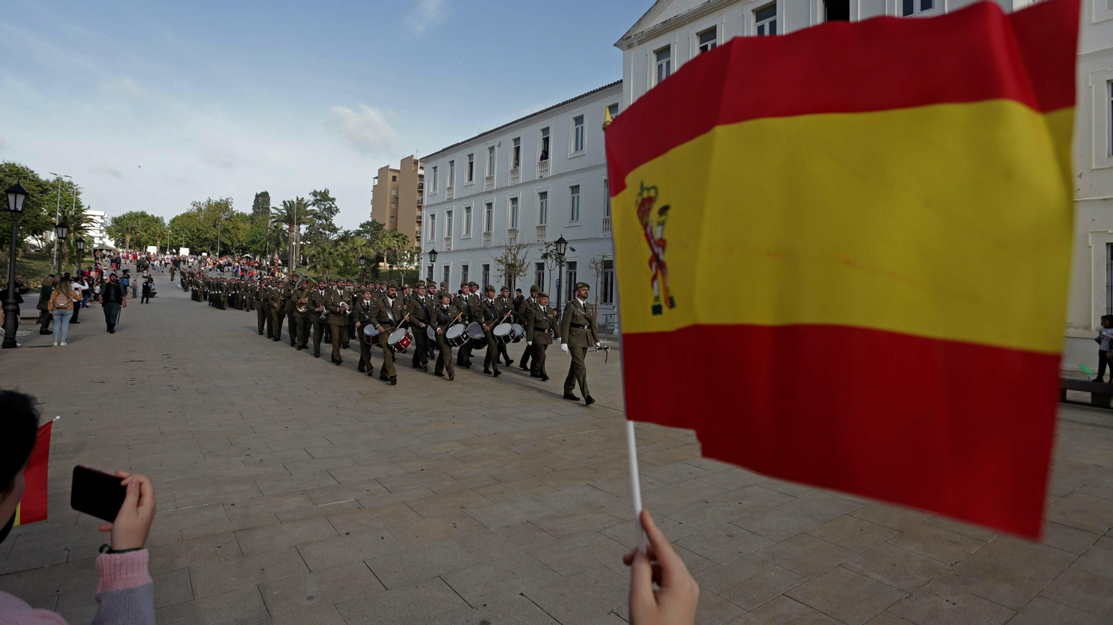 Las mejores fotos del desfile militar del Dos de Mayo en San Roque