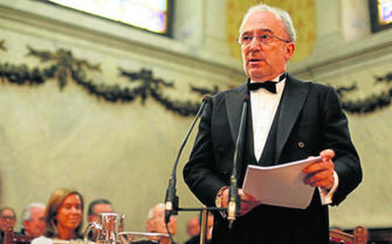 Santiago Muñoz Machado (Pozoblanco, 1949) ocupó ayer la vacante dejada por el dibujante Antonio Mingote en la Real Academia.