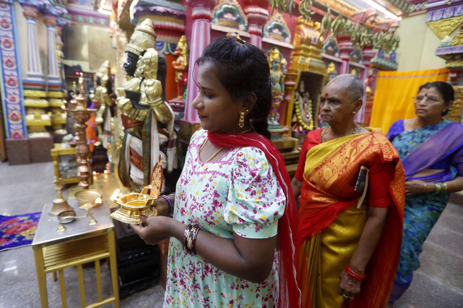 Las preciosas imágenes de la celebración del Diwali en India: un festival de luz y color