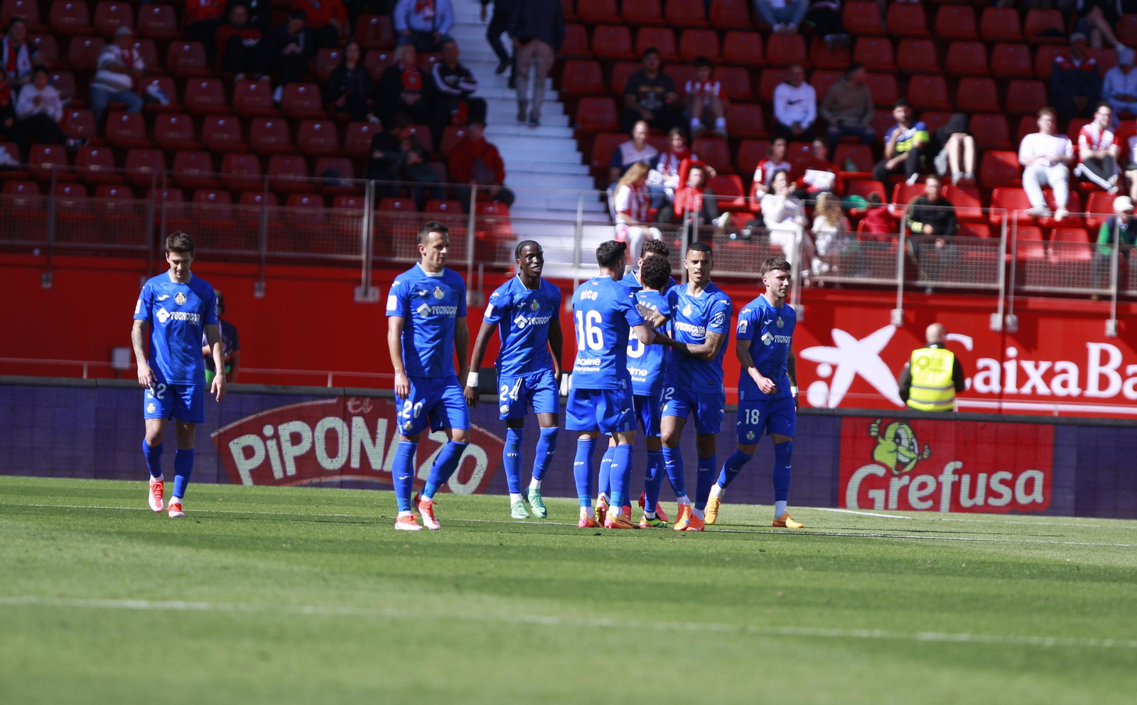 Las imágenes del triste descenso de la UDA ante el Getafe