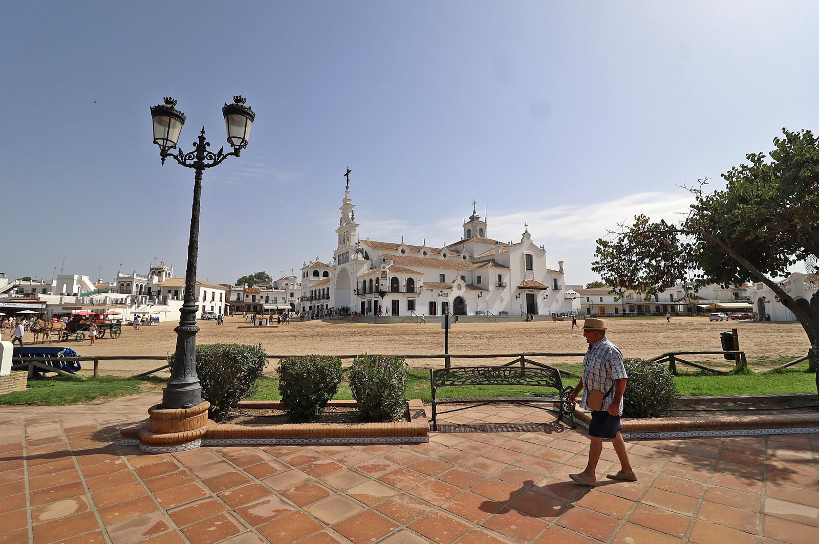 Imágenes del ambiente en el Rocío Chico en la mañana del sábado