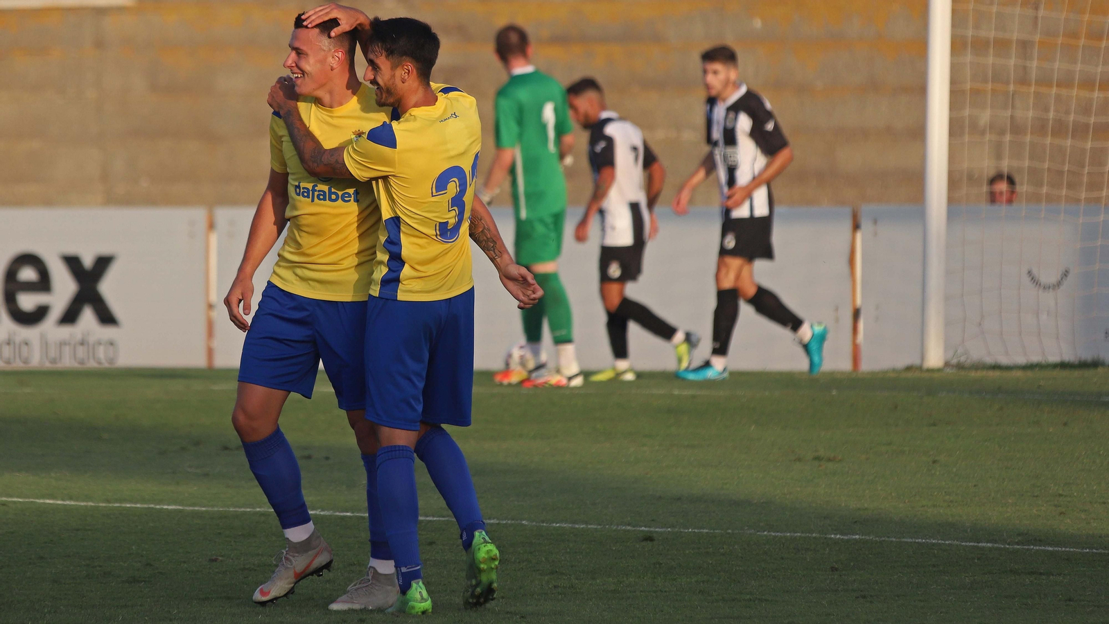 Las mejores fotos del Balona - Cádiz en La Línea