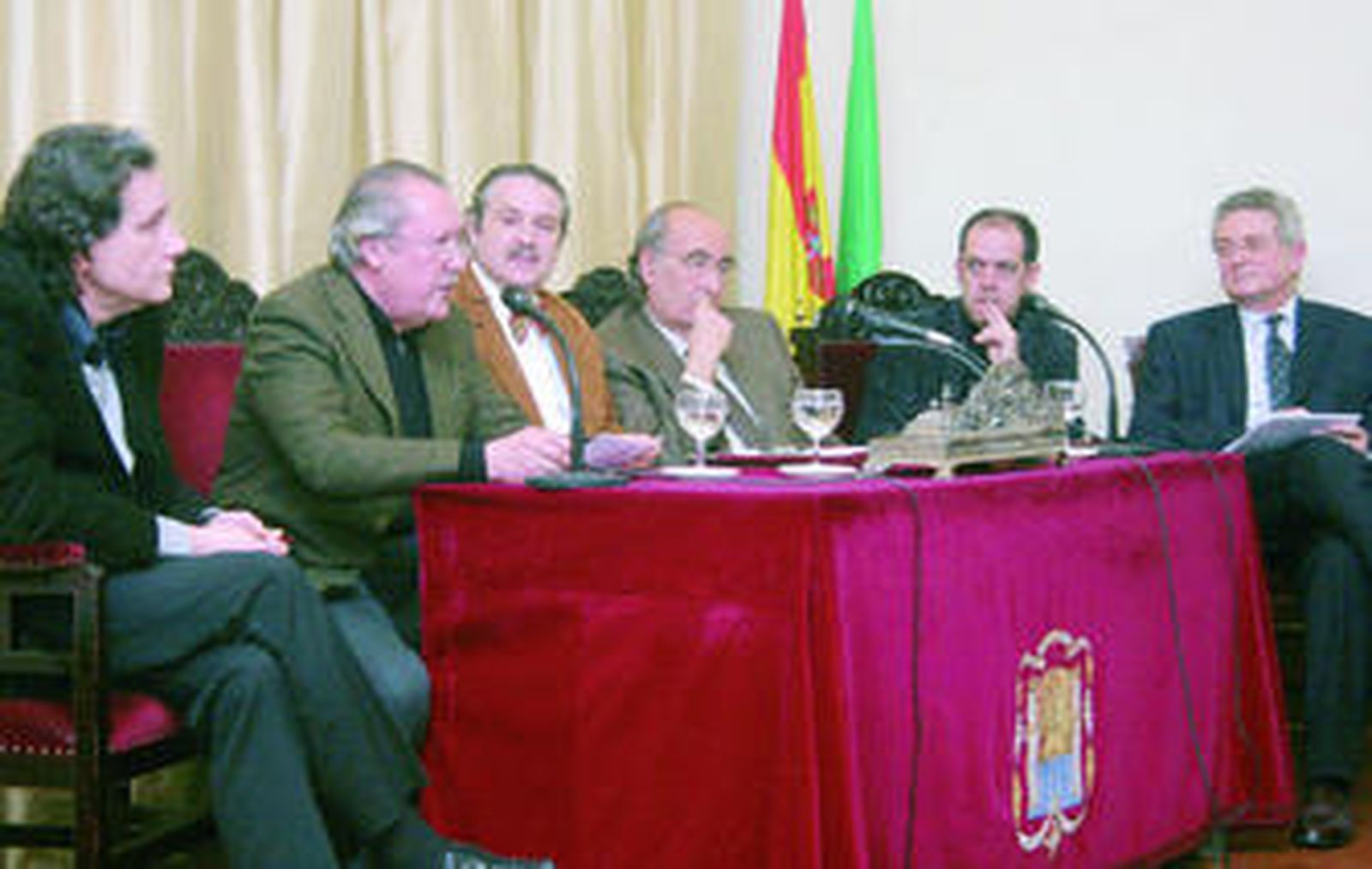 Antonio Sáseta, José Antonio Carbajal, Ángel Díaz del Río, Álvaro Gómez Ferrer, José Morales y George Zoauin, ayer en la mesa redonda.