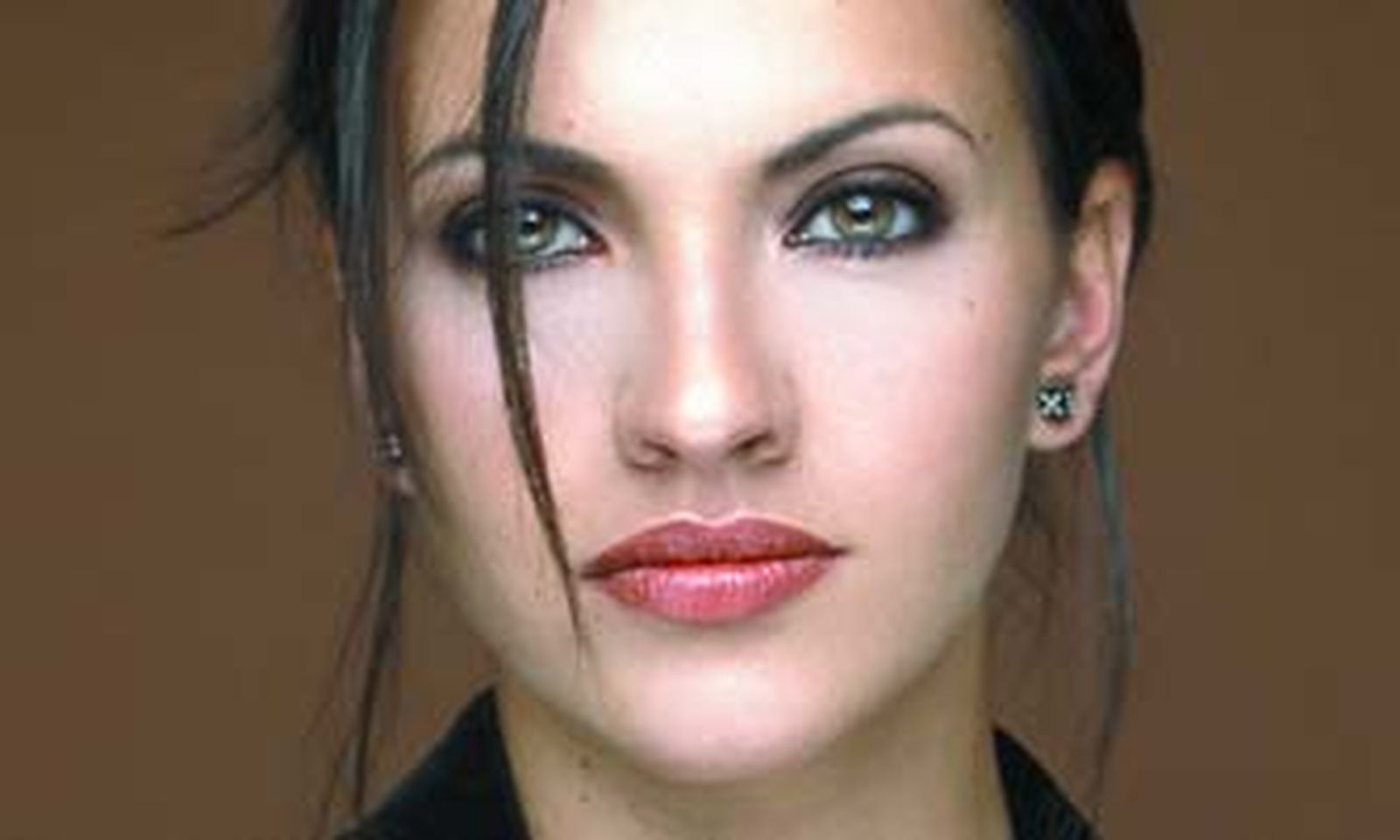 "En la vida real soy un poco cotilla, al igual que mis personajes"